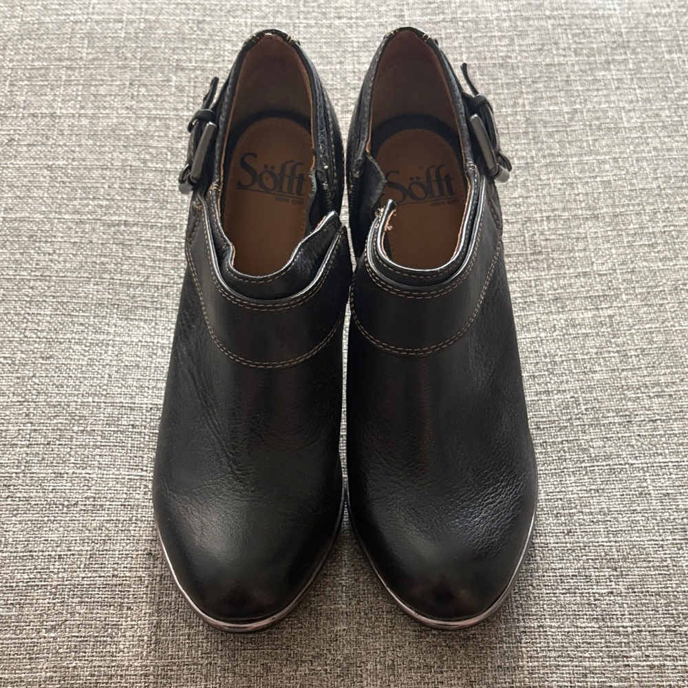 Sofft Black Leather Buckle Clog Mules